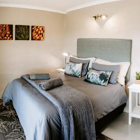 Breathe Accommodation Oudtshoorn Exterior photo
